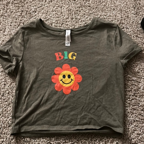 big flower shirt crop top for my girls - Picture 1 of 1